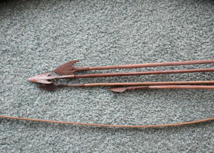 Vintage African Bow & Arrows Set