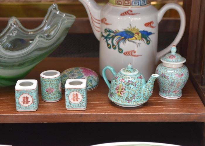 Miniature Chinese Tea Pot & Accessories