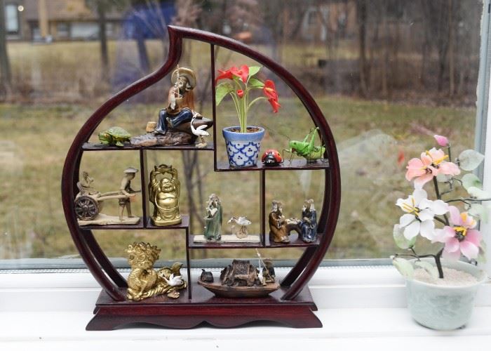 Asian Miniature Display Shelf / Curio & Miniatures