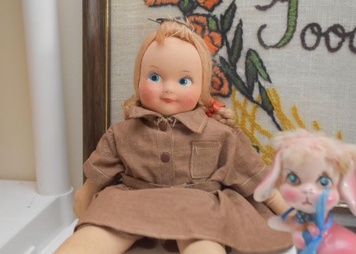 Vintage Dolls, Figurines