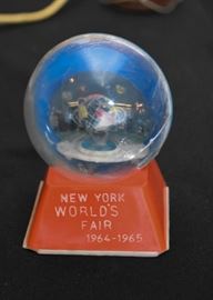Vintage New York World's Fair Snow Globe (no liquid inside)