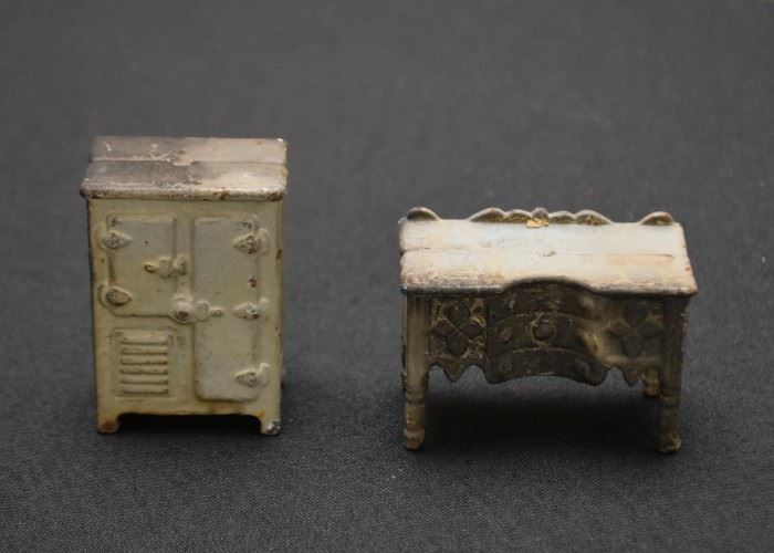 Vintage Dollhouse Miniatures (Cast Iron)