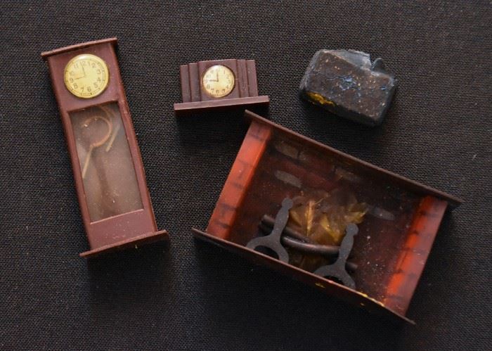Vintage Dollhouse Miniatures