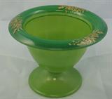 Vintage green pedestal compote vase with gold leaves trim.
Condition:Very Good
Size:2"
Shipping:Yes