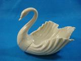 Lenox Swan display piece.
Condition:Very Good
Size:8"
Shipping:Yes