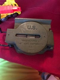 US military compass by Lionel Manufacturing 