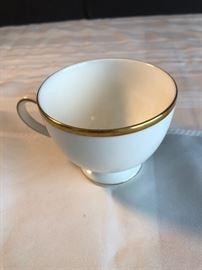 Wedgwood California pattern gold rim cup, we have a complete set