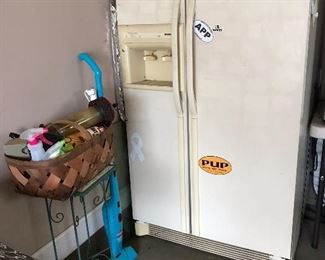 Refrigerator for parts or repair