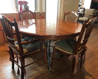 Ethan Allen Round Table w/ 4 Chairs