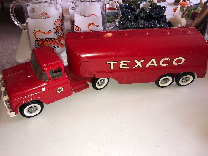 VINTAGE METAL TEXACO TRUCK