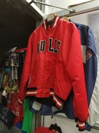 Signed Bob Love #10 Chicago Bulls Starter jacket size Medium (worn)