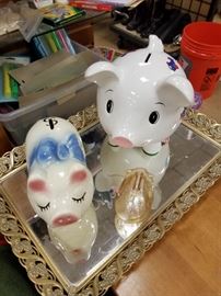 Assorted vintage piggy banks