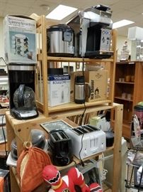 Assorted kitchen small appliances