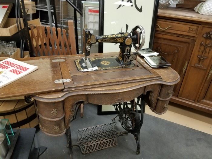 Antique the Eldridge 1800 sewing machine and original cabinet works