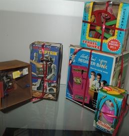 Wind-up tin toys