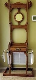 Wood entry coat tree