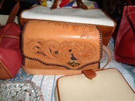 LEATHER PURSE
