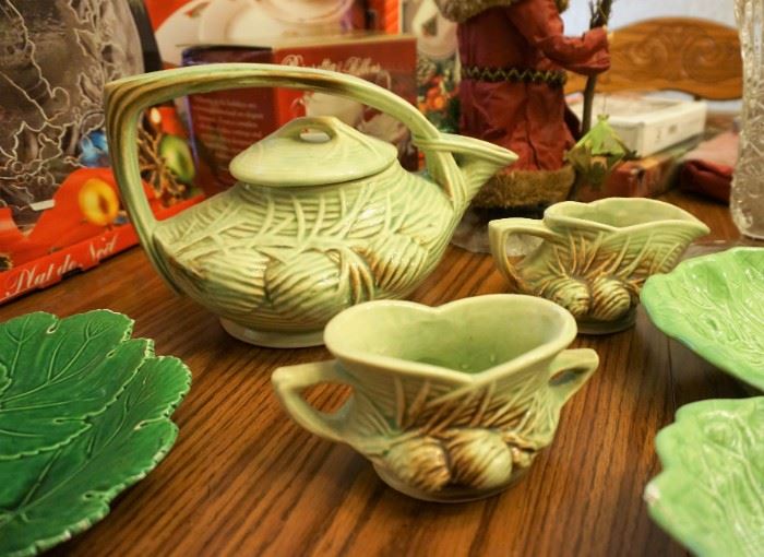McCoy Pine Cone tea service