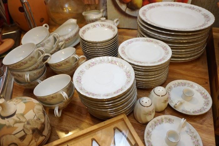 Dansico Teahouse Rose service for 12