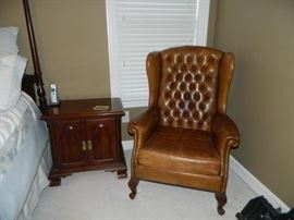 MBR - 2 of the night stands, vintage leather chair