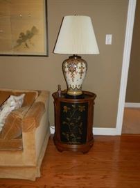 2 of the tables and the lamps