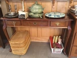 Trays, candles & more Collectibles