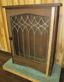 Small Oak Cabinet w/Leaded Glass Door