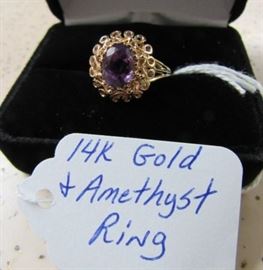 14K Gold & Amethyst Ring