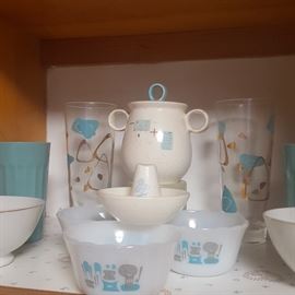 Mid-Century kitchen ware