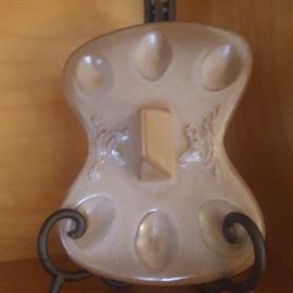 Frankoma Egg Cracker, #253