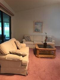 Flexsteel Sofa & Love seat, in excellent shape! Sofa 87 long Love seat 61l
