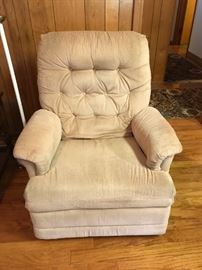 #14	lazy boy cream color rocker recliner 	 $75.00 	