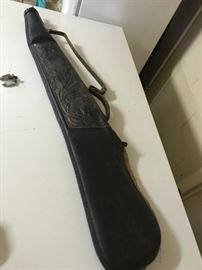 #89	vintage leather Rifle case	 $20.00 	