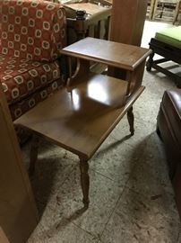 #92	step end table 16x25x23 2 @$20 ea	 $40.00 	