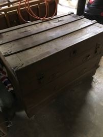 #134	Trunk wood w tray 	 $75.00 	