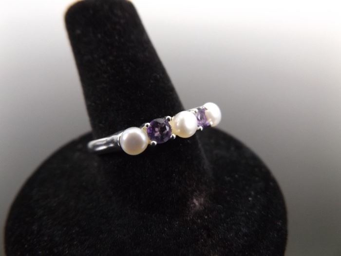 .925 Sterling Silver Faceted Amethyst and Cultured Pearl Ring Size 8.25
