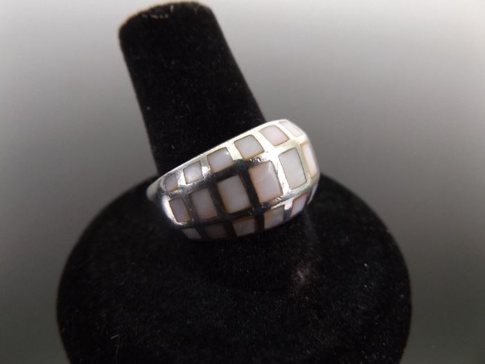 .925 Sterling Silver Inlayed Mother of Pearl Dome Ring Size 8.5
