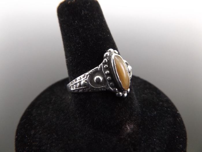 .925 Sterling Silver Shell Cabochon Ring Size 8.25
