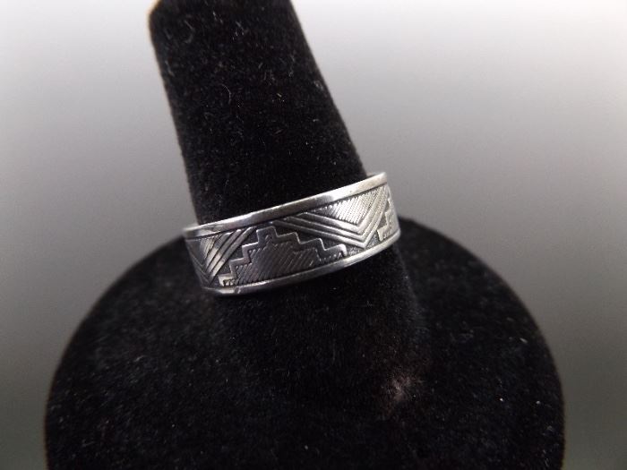 .925 Sterling Silver Etched Aztec Designed Ring Size 8
