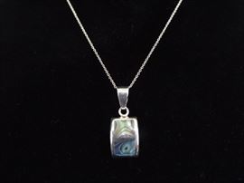 .925 Sterling Silver Inlayed Shell Pendant Necklace
