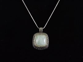 .925 Sterling Silver Art Nouveau Green Aventurine Pendant Necklace
