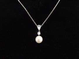 .925 Sterling Silver Cultured Pearl and Crystal Pendant Necklace
