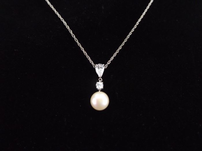 .925 Sterling Silver Cultured Pearl and Crystal Pendant Necklace
