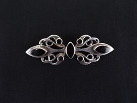 .925 Sterling Silver Art Nouveau Black Onyx Brooch
