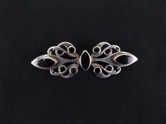 .925 Sterling Silver Art Nouveau Black Onyx Brooch
