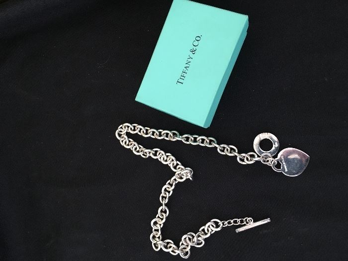 Tiffany Choker