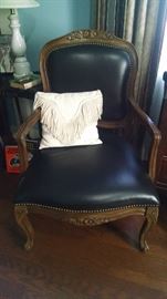 **BEAUTIFUL*** BLACK LEATHER SIDE CHAIR..GREAT FOR YOUR OFFICE OR LIBRARY