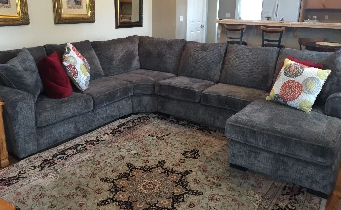 Large sectional sofa - excellent condition!