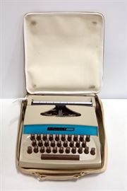 Montgomery Wards Signature Jr. Deluxe Typewriter With Ribbon And Soft Case