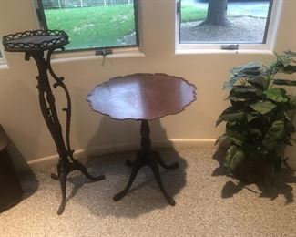 ANTIQUE PIE CRUST TABLE & PLANT STAND
